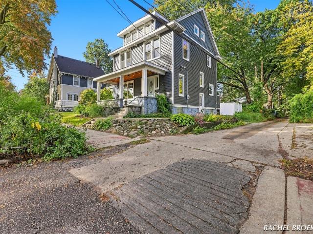 House for sale in Third Ward, Grand Rapids