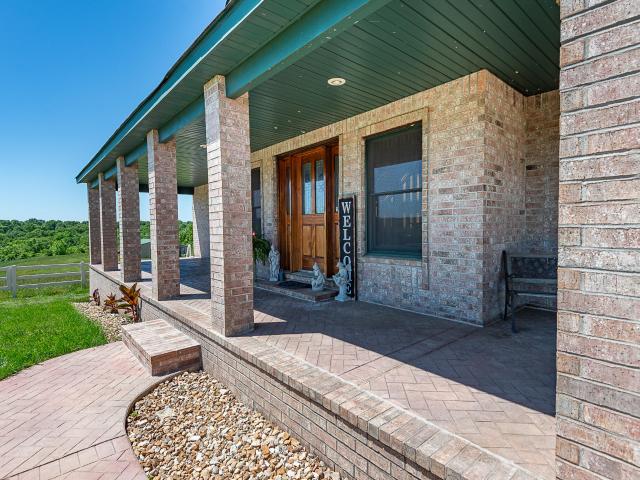 House for sale in Stone, Missouri
