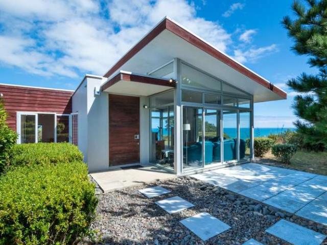 Property for sale in Waimauku
