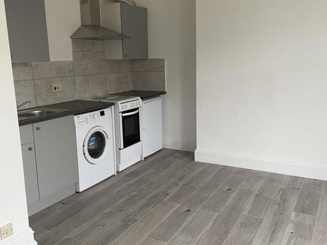 Studio for rent in Bury Park, Luton