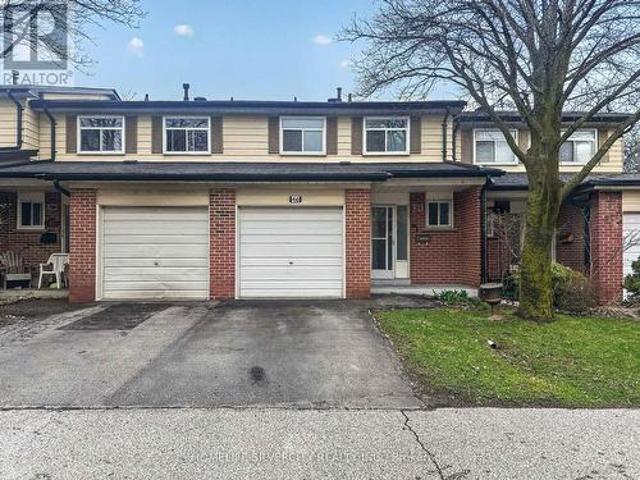 Townhouse for sale in Georgina, Ontario