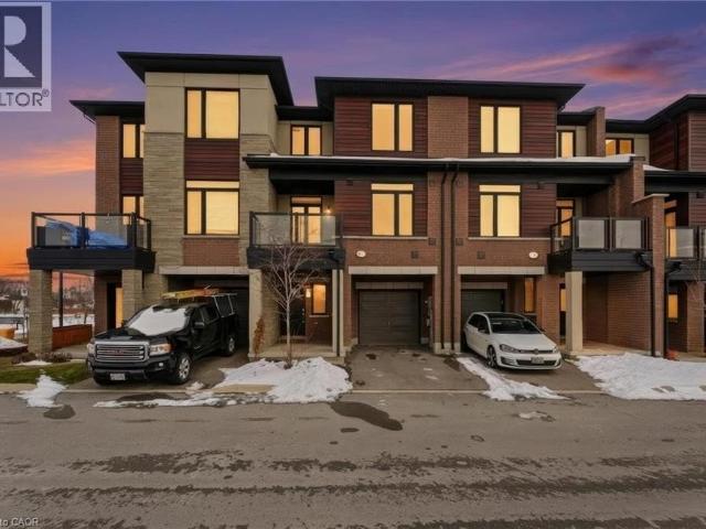 Townhouse for sale in Ancaster, Ontario