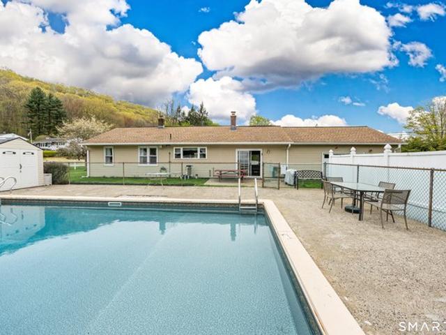 House for sale in Naugatuck, Connecticut