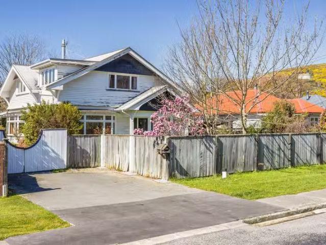 House for sale in Chaslands, Canterbury