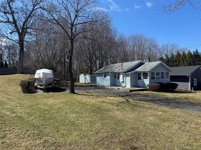 House for sale in Miller Place, New York