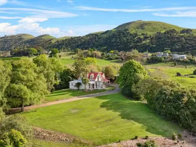 House for sale in Little Akaloa, Canterbury