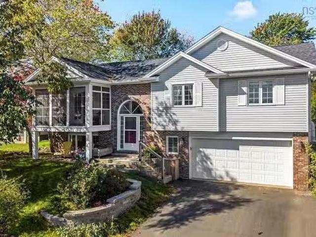 House for sale in Shoreview, Bedford