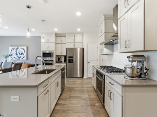 Townhouse for sale in Warren, New Jersey