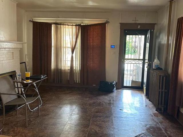 Townhouse for sale in Trenton