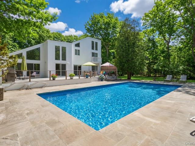 House for sale in Wainscott, New York