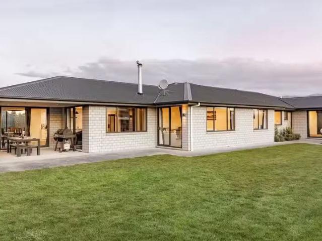 House for sale in Fairdown, West Coast