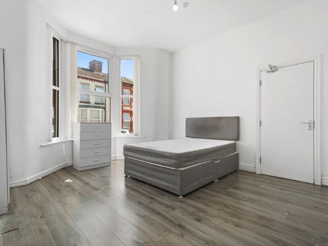 House for rent in Cabbage Hall, Calderstones