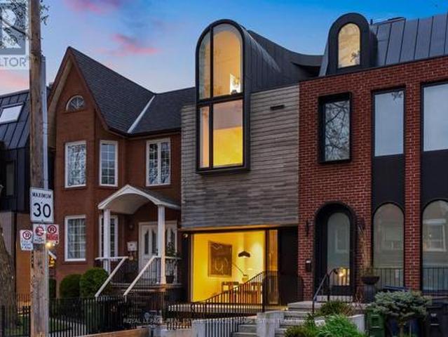 House for sale in Spadina—Fort York, Toronto