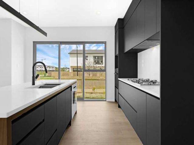 House for sale in Karaka, Franklin