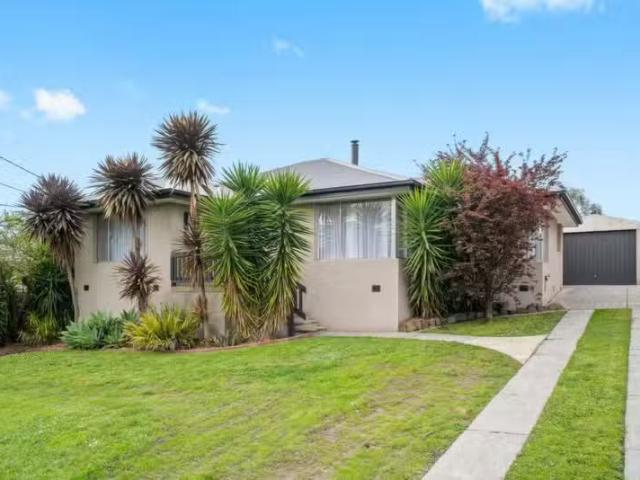 House for rent in Mooroolbark, Melbourne