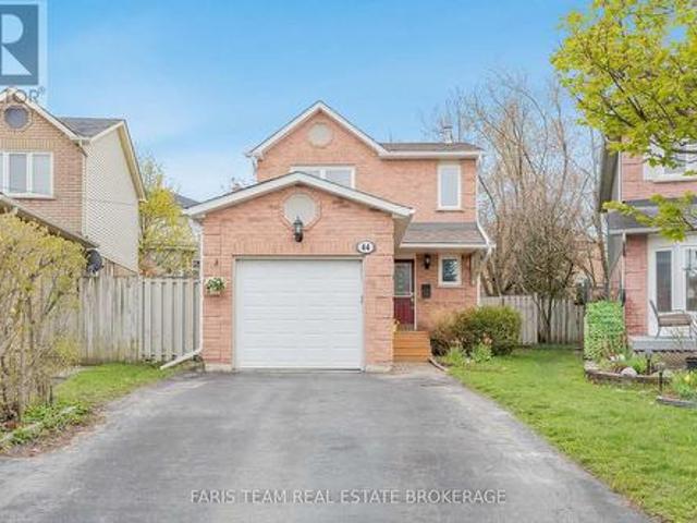 House for sale in Barrie, Ontario
