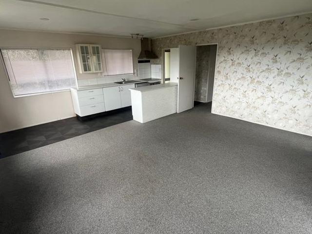House for rent in Western Heights Shopping Centre, Rotorua