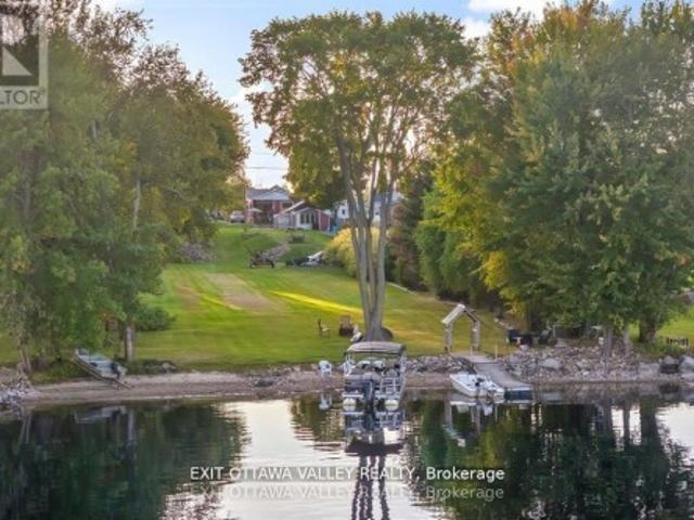 House for sale in Renfrew, Ontario