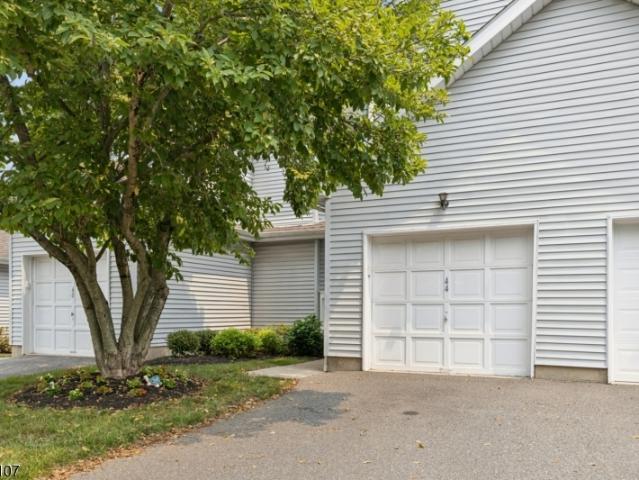 Townhouse for sale in Berkeley Heights, New Jersey