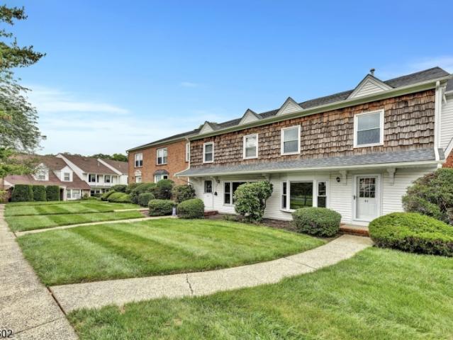 Townhouse for sale in Scotch Plains, New Jersey