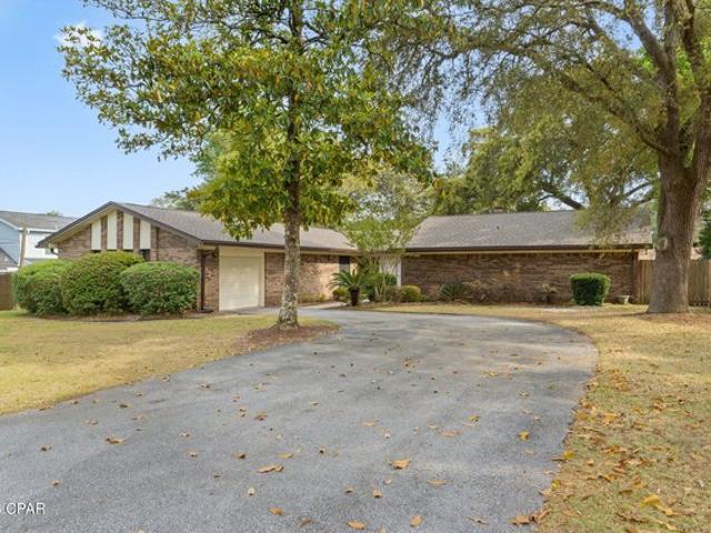 House for sale in Shalimar, Florida