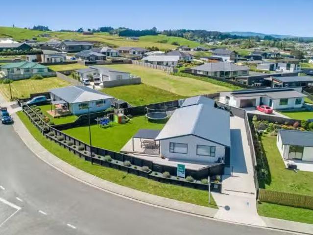 House for sale in Otakou