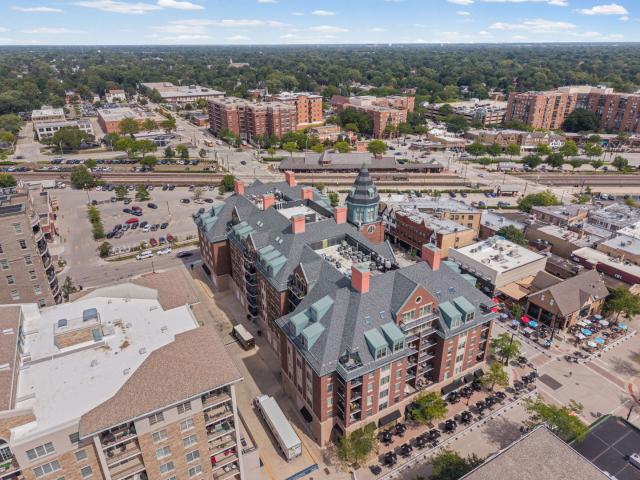 Condo for sale in Arlington Heights, Illinois