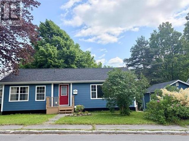 House for sale in Corner Brook, Newfoundland And Labrador