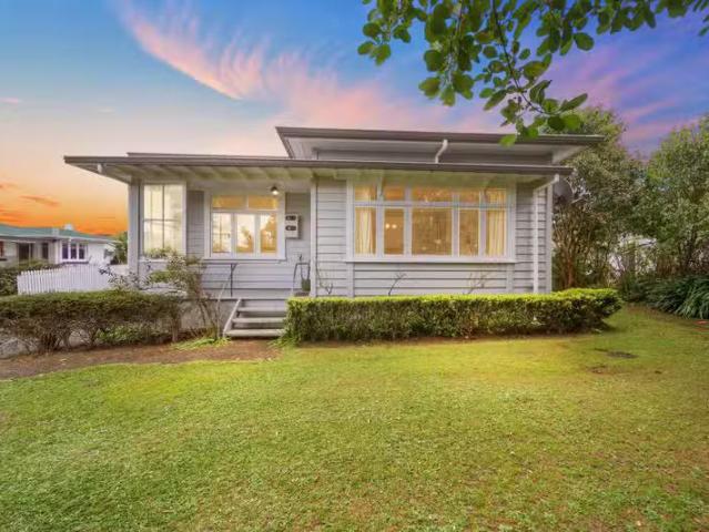 House for sale in Awhitu