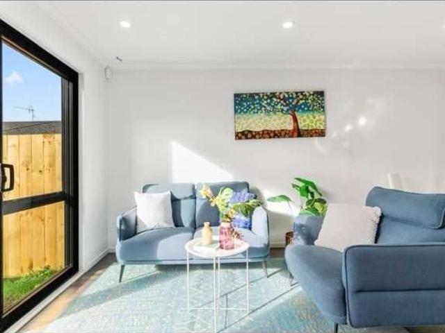 Townhouse for rent in Papakura