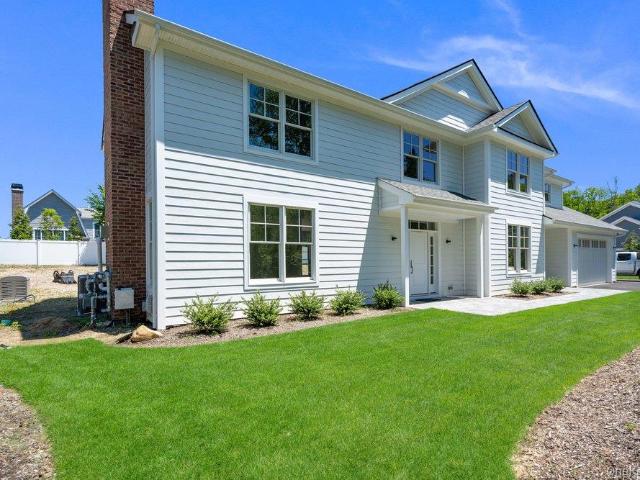 House for sale in The Sagamore at Mills Pond, Woodbury