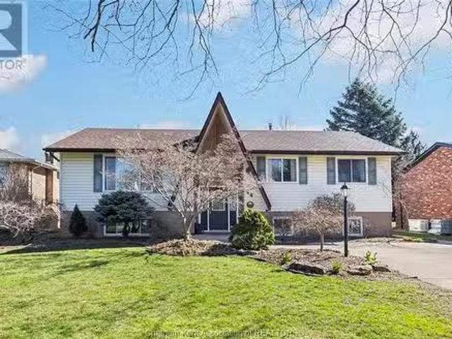 House for sale in Chatham–kent, Ontario
