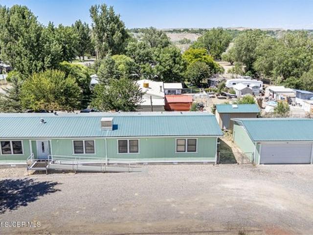 House for sale in Bloomfield, New Mexico