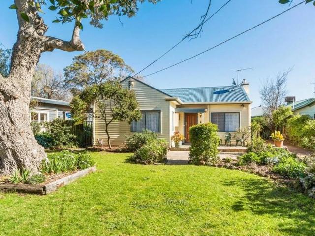 Granny Flat for rent in Camerons Creek, Victoria