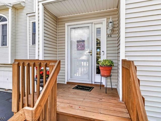 Townhouse for sale in Lincoln Park, New Jersey