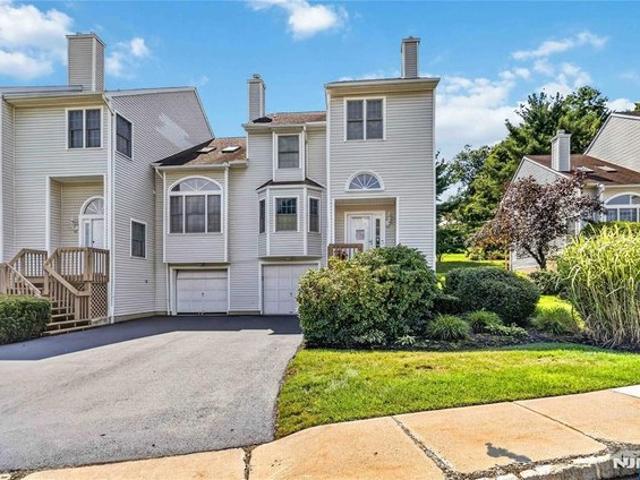 Townhouse for sale in Lincoln Park, New Jersey