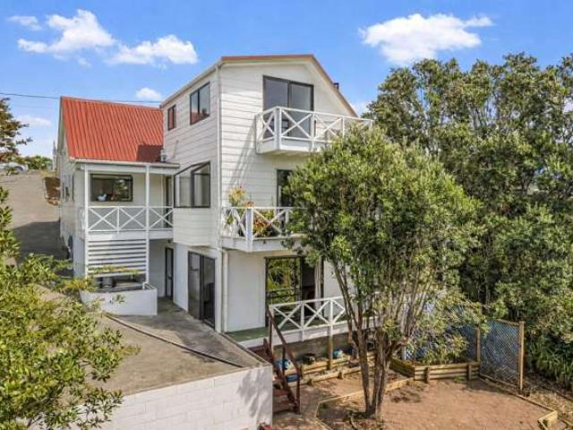 House for sale in Whangaparaoa