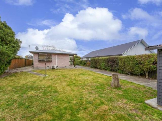 House for sale in Chaslands, Canterbury