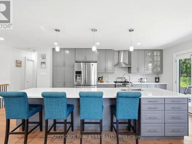 House for sale in Holland Landing, Golden Horseshoe