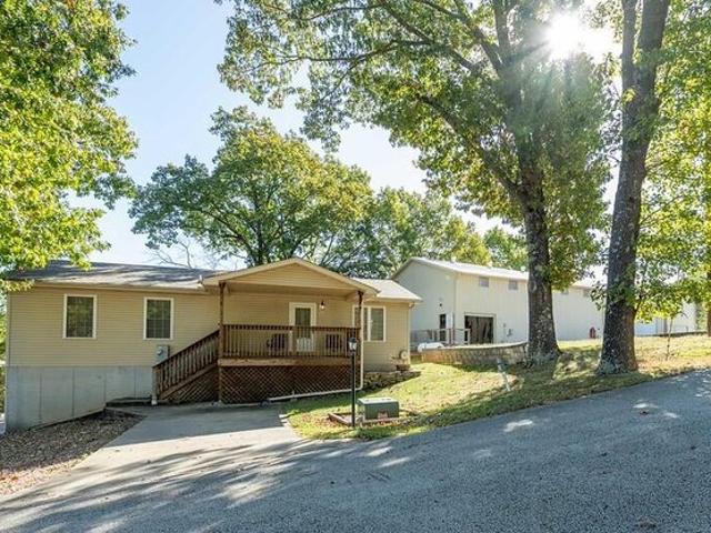 House for sale in Stone, Missouri
