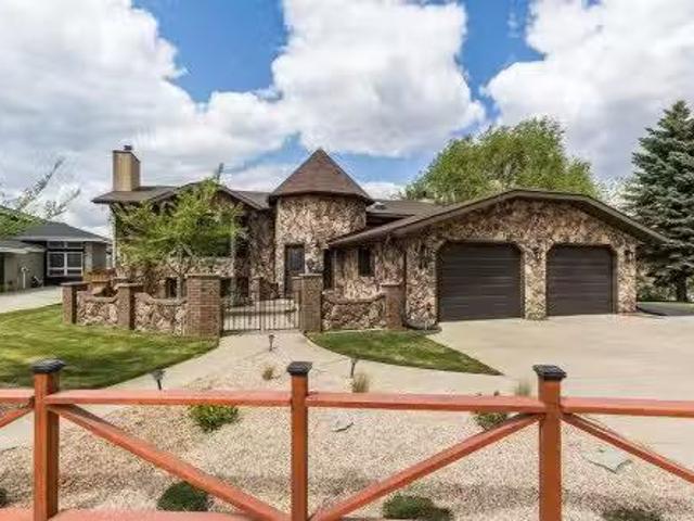 House for sale in Medicine Hat, Alberta