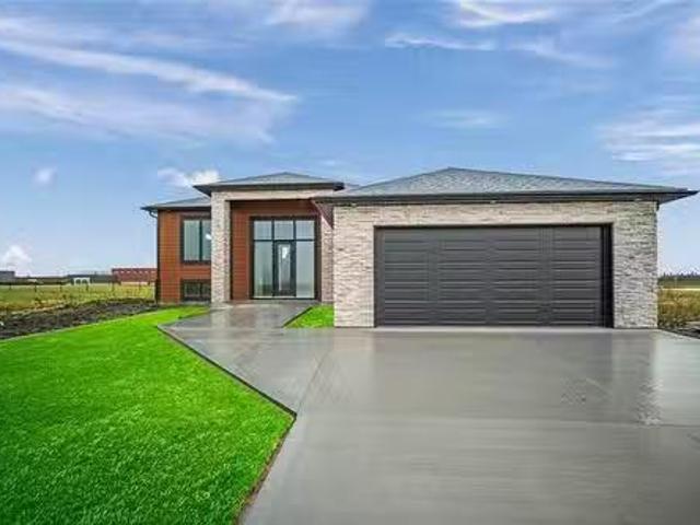 House for sale in Niverville, Manitoba