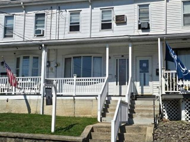 Townhouse for sale in New Philadelphia, Pennsylvania