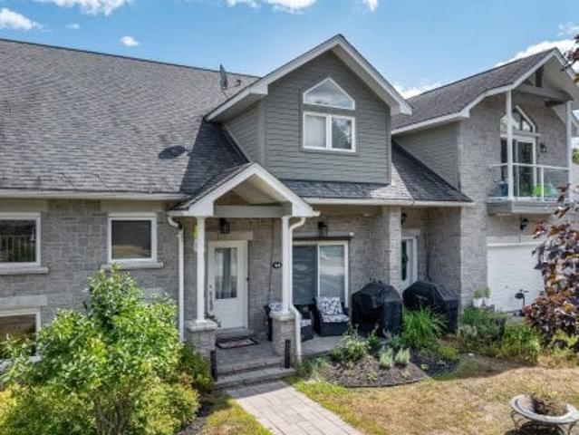 Condo for sale in Dysart Et Al., Ontario