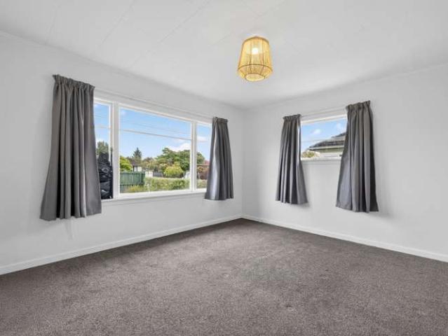 House for sale in Chaslands, Canterbury