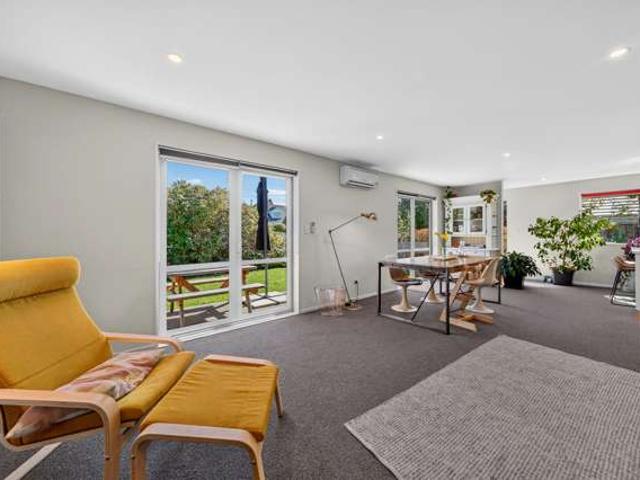 House for sale in Chaslands, Canterbury