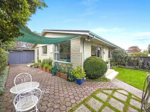 House for rent in Chaslands, Canterbury