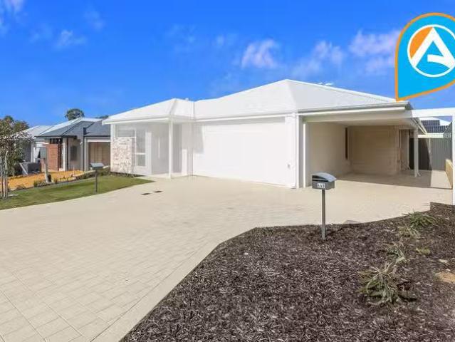House for rent in Lakelands