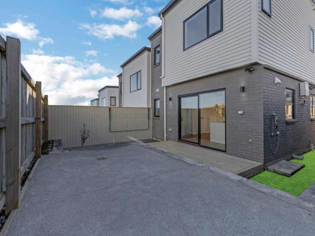 House for sale in Papakura