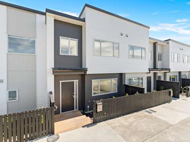 Townhouse for sale in Paremoremo